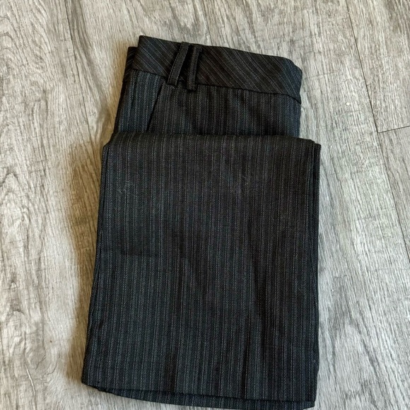 Lua Black Pinstripe Pants - SZ:7 - Picture 6 of 7